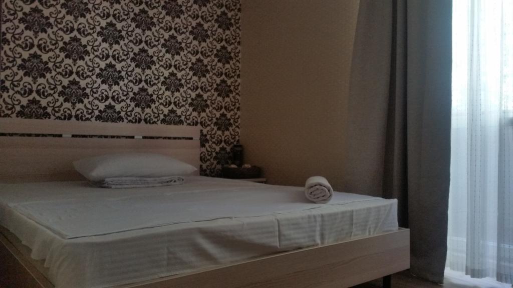 Apartments On Ahmetova 4 Almaty Ngoại thất bức ảnh
